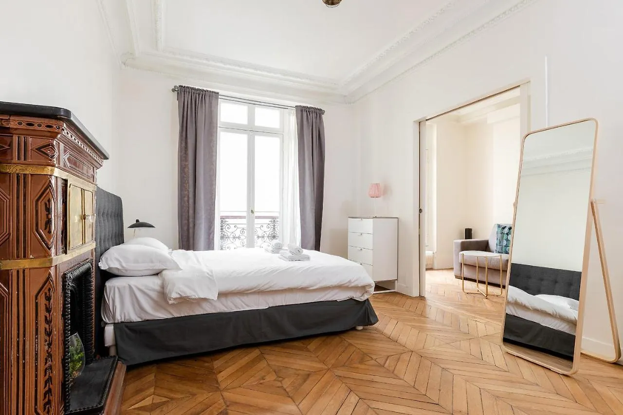 باريس Sevres-Babylone - St Germain Apartment
