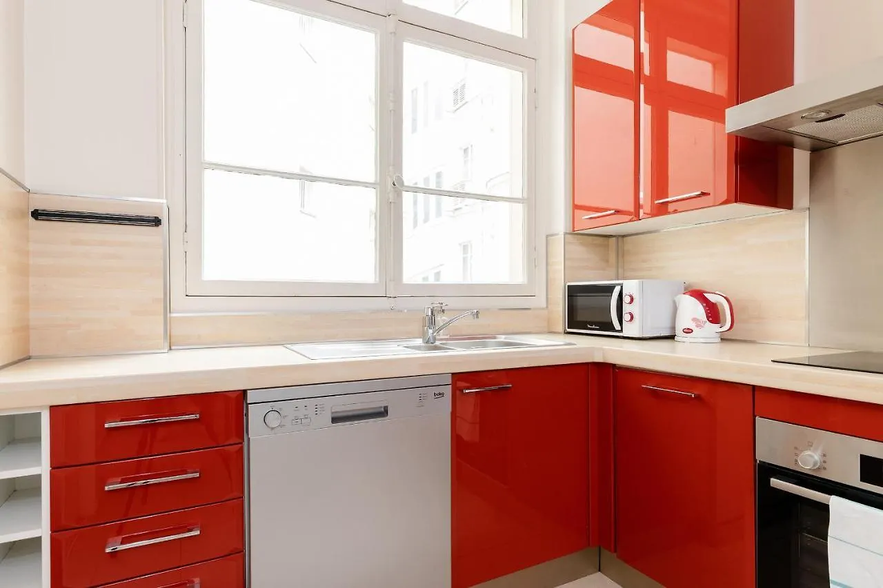פריז Sevres-Babylone - St Germain Apartment