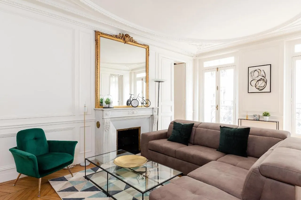 פריז Sevres-Babylone - St Germain Apartment